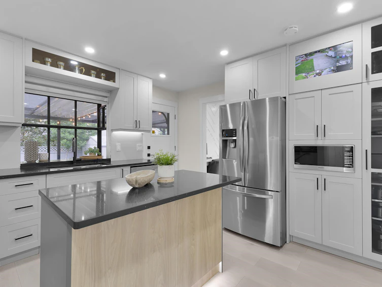 9763 155 Street, Surrey, BC, V3R 7G6 - 6