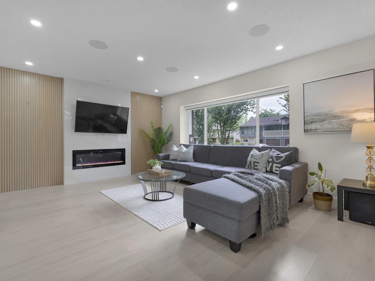 9763 155 Street, Surrey, BC, V3R 7G6 - 2