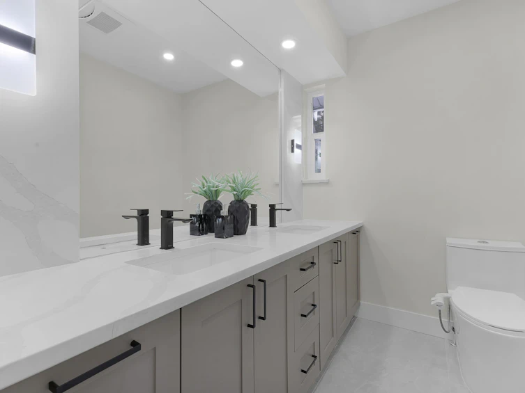 9763 155 Street, Surrey, BC, V3R 7G6 - 18