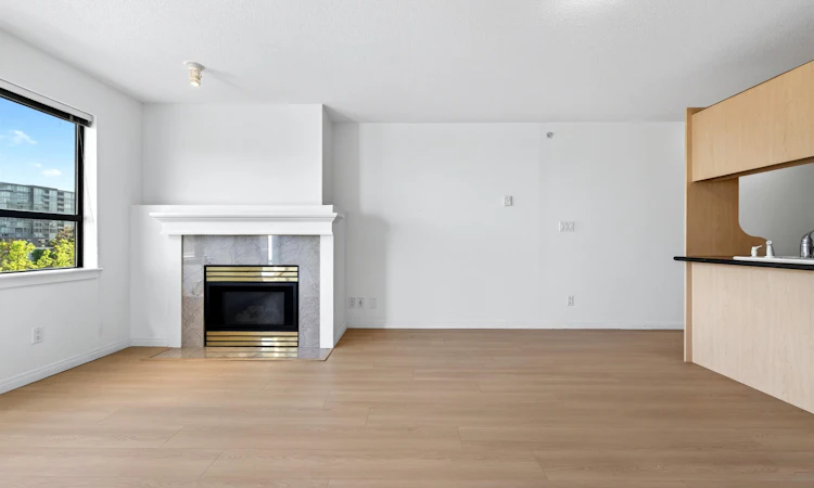 708-6611 Cooney Road