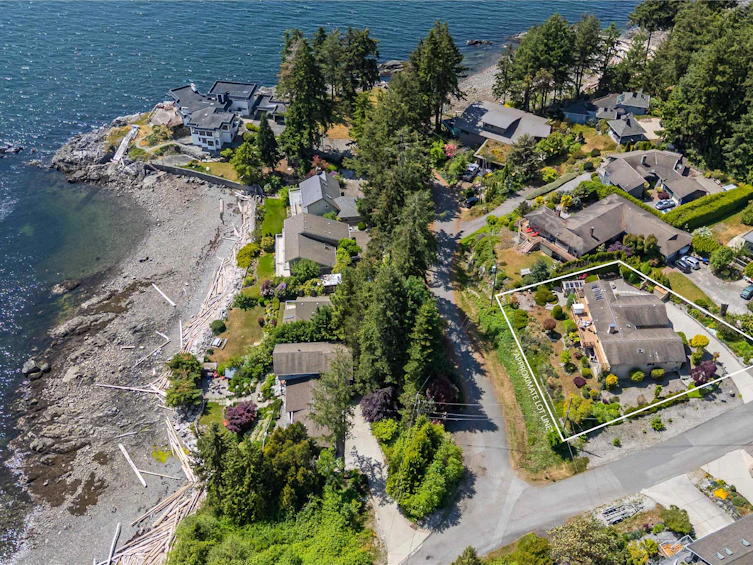 7065 Dale Road, Halfmoon Bay, BC, V7Z 0N2 - 2
