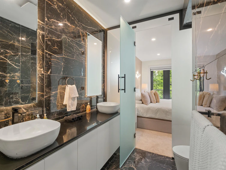 1126 Heywood Street, North Vancouver, BC, V7L 1H4 - 18