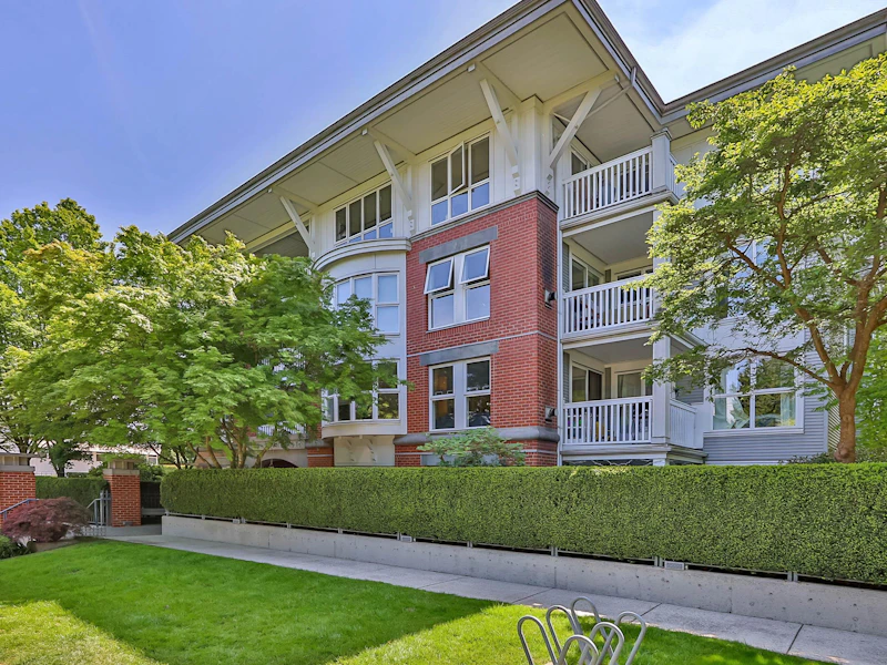 202 - 1858 W 5th Avenue, Vancouver BC V6J 1P3