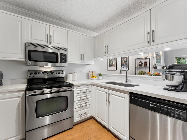 105-2256 W 7th Avenue, Vancouver, BC, V6K 1Y2 - 10