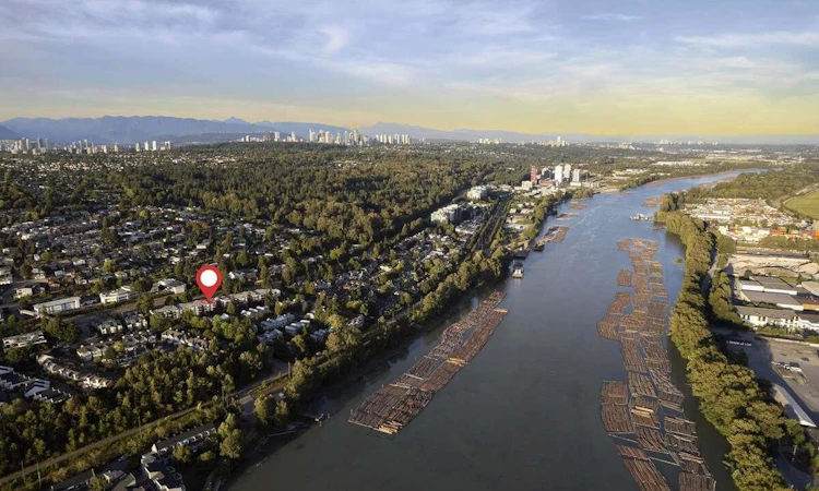 202-2250 SE Marine Drive