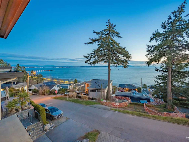 14523 Magdalen Avenue, Surrey, BC, V4B 2X5