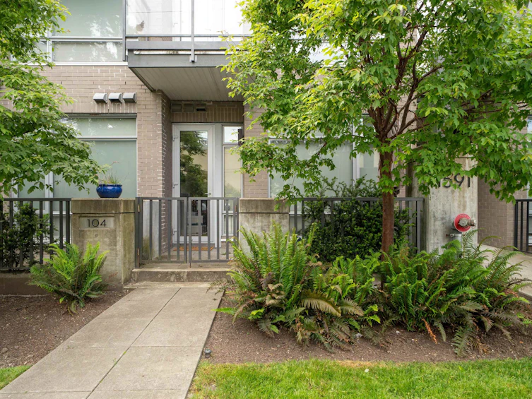 104-1591 Bowser Avenue, North Vancouver, BC, V7P 2Y4 - 5