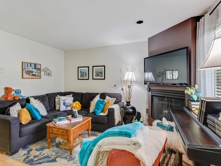 205-1518 Bowser Avenue, North Vancouver, BC, V7P 2Y3 - 3