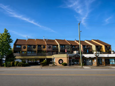4-20229 Fraser Highway - 2