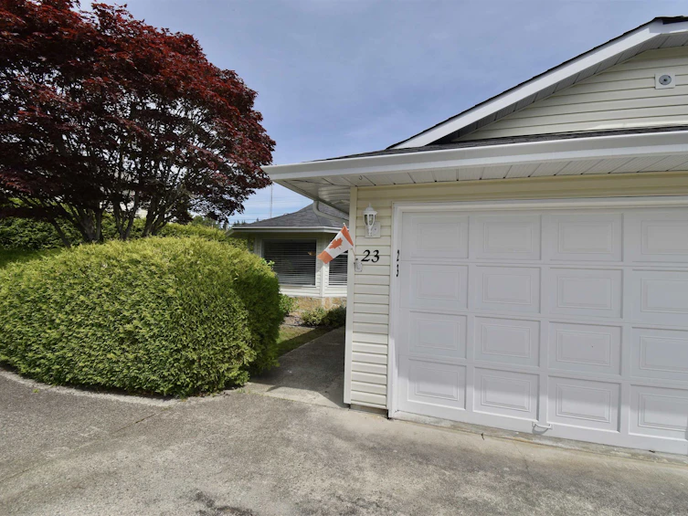 23-767 North Road, Gibsons, BC, V0N 1V9 - 2