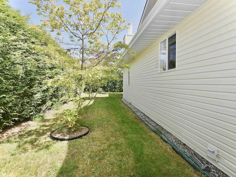 23-767 North Road, Gibsons, BC, V0N 1V9 - 24