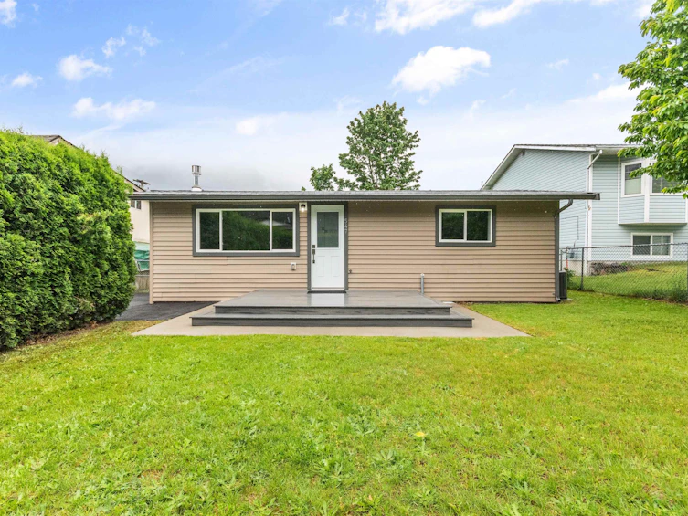 547 Fort Street, Hope, BC, V0X 1L0 - 2