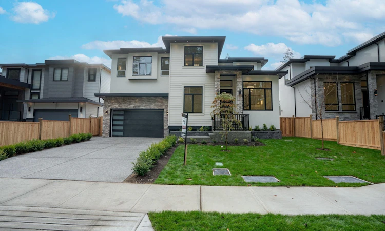 20070 27a Avenue