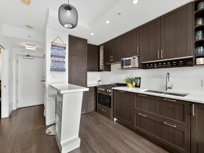 3006-5515 Boundary Road - 3