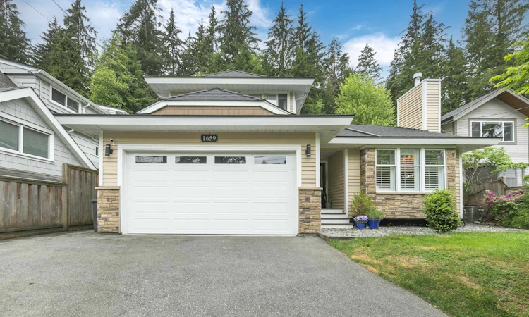 1659 Deep Cove Road