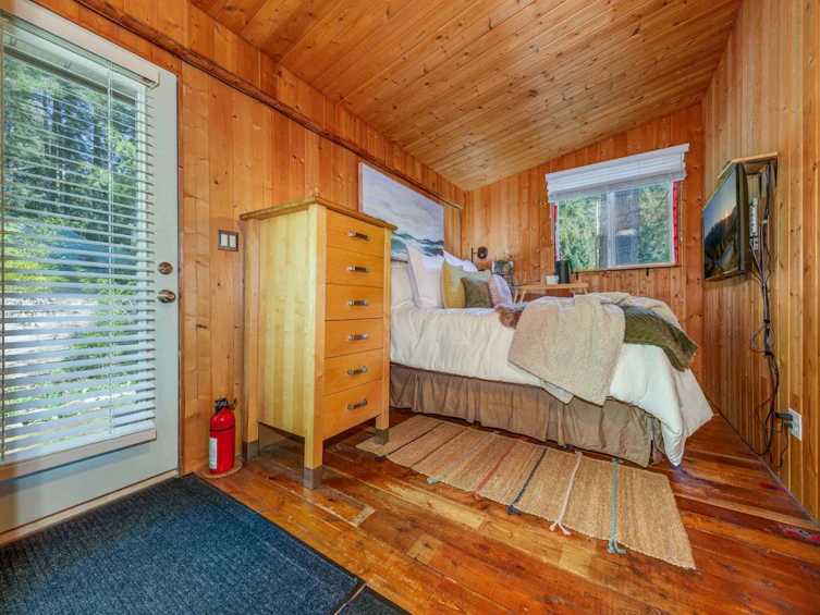 10009 Paradise Valley Road, Squamish, BC, V0N 1H0 - 12