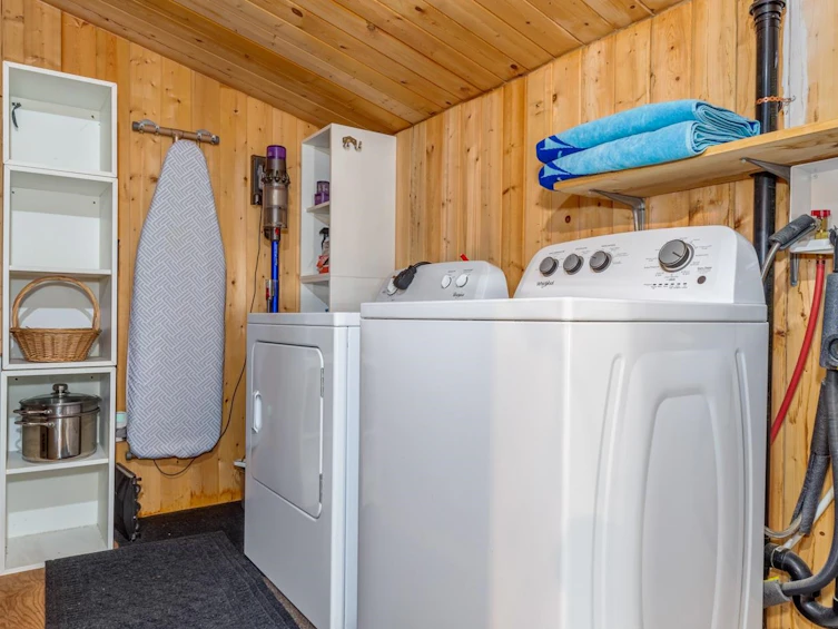 10009 Paradise Valley Road, Squamish, BC, V0N 1H0 - 14