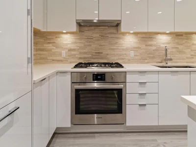 122-9233 Odlin Road - 3