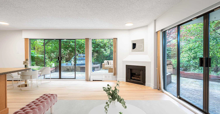 102-747 17th Street, West Vancouver, BC, V7V 3T4
