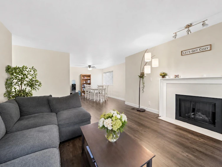 209-11963 223 Street, Maple Ridge, BC, V2X 5Y4
