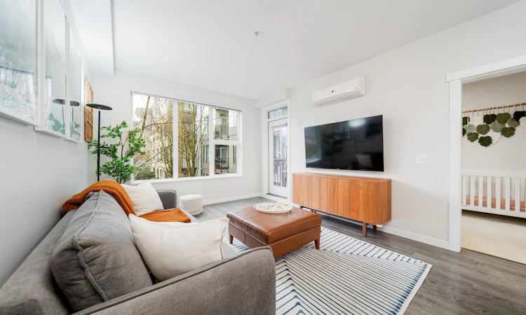 218-9399 Alexandra Road