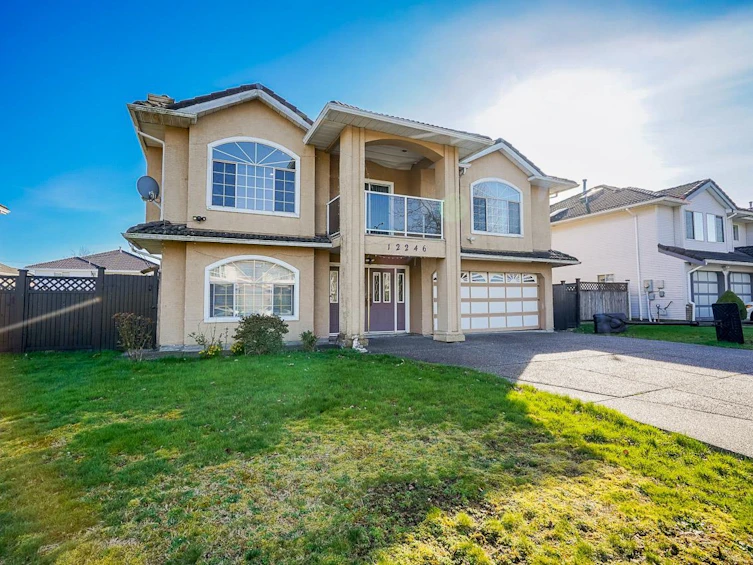 12246 64a Avenue, Surrey, BC, V3W 3R8