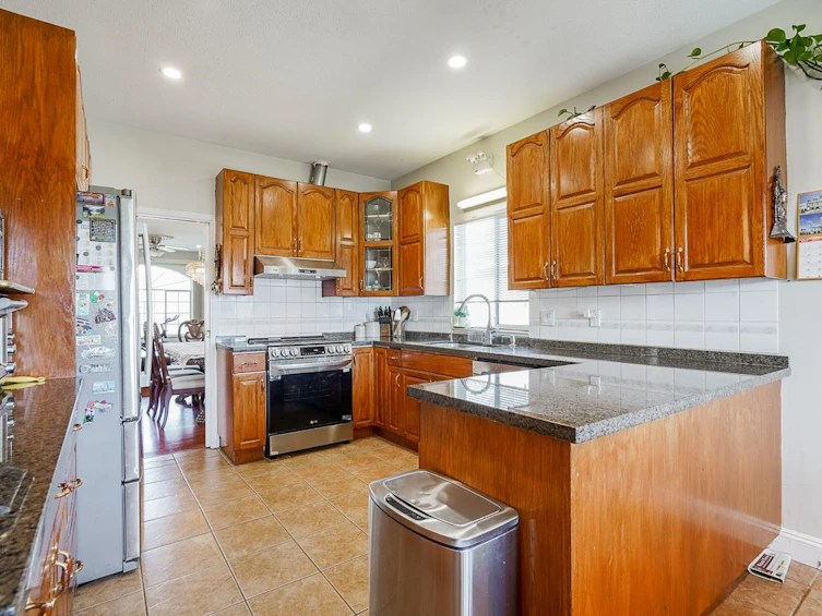 12246 64a Avenue, Surrey, BC, V3W 3R8 - 11