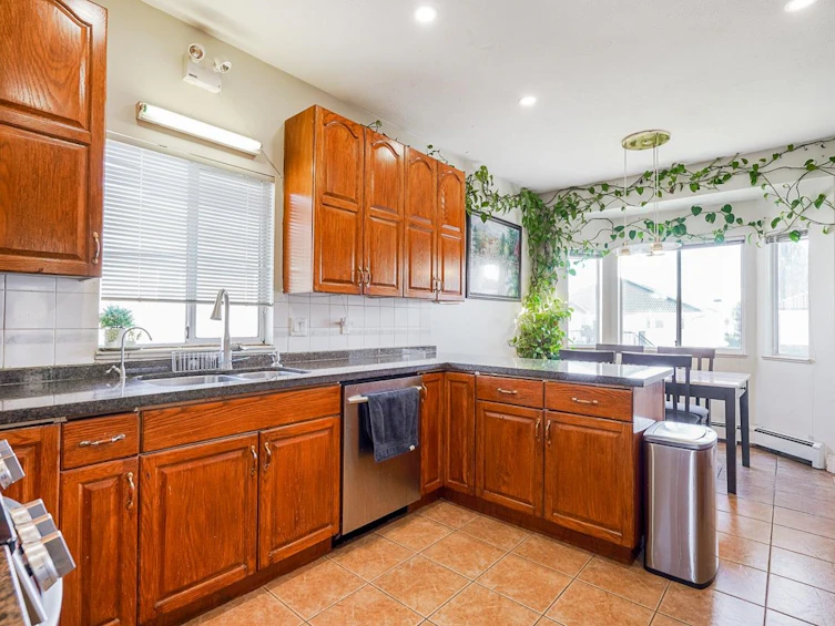 12246 64a Avenue, Surrey, BC, V3W 3R8 - 10