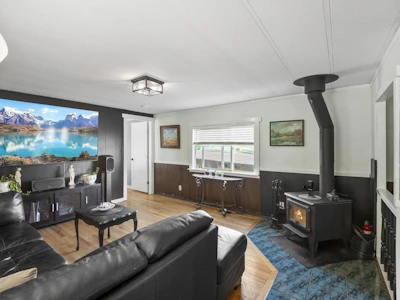 112-10221 Wilson Street - 3