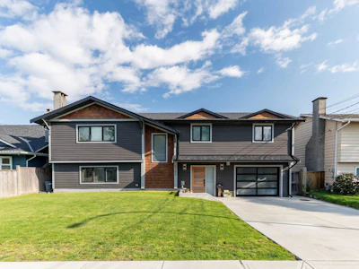 5365 Maple Crescent - 2