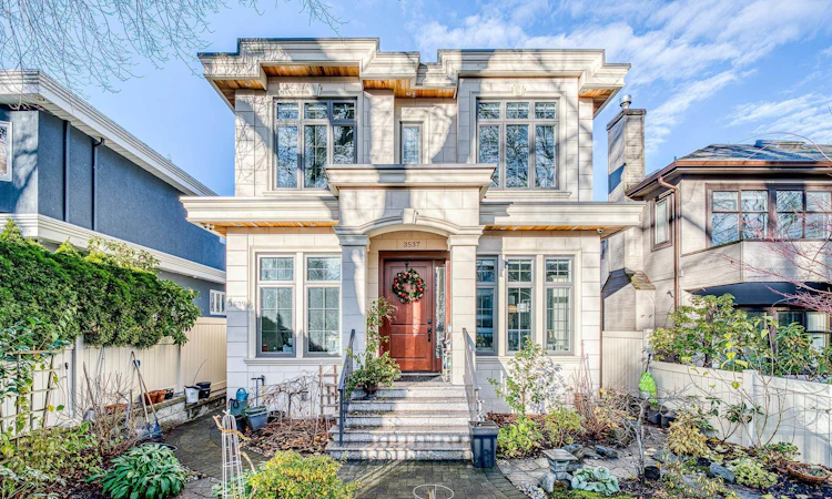 3537 W 18th Avenue
