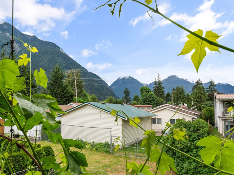 770 Olson Avenue, Hope, BC, V0X 1L0 - 32