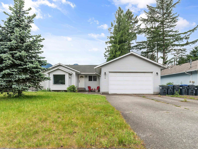 770 Olson Avenue, Hope BC V0X 1L4