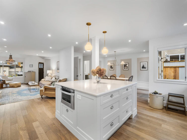 3558 Everglade Place, North Vancouver, BC, V7N 3T9 - 5