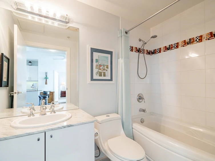 1503-138 E Esplanade Avenue, North Vancouver, BC, V7L 4X9 - 22