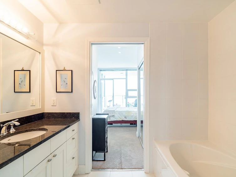 1503-138 E Esplanade Avenue, North Vancouver, BC, V7L 4X9 - 20