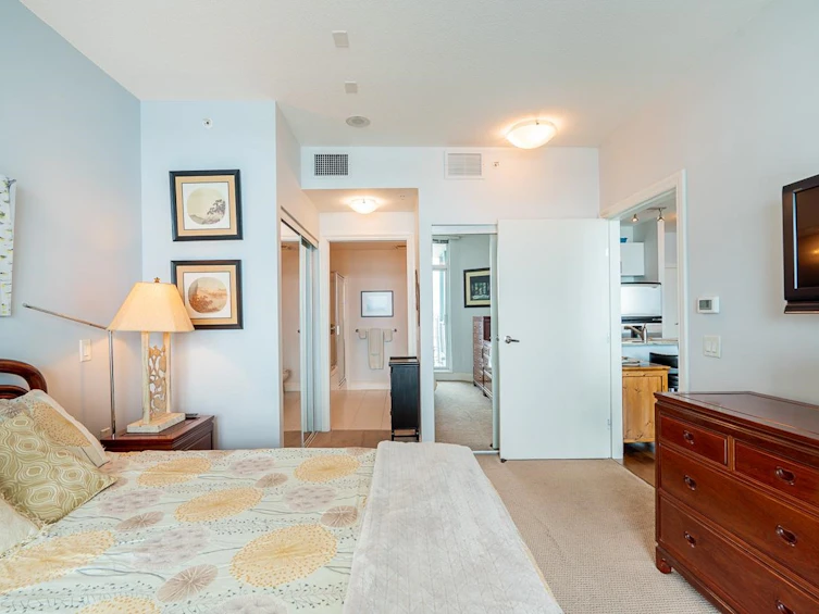 1503-138 E Esplanade Avenue, North Vancouver, BC, V7L 4X9 - 17