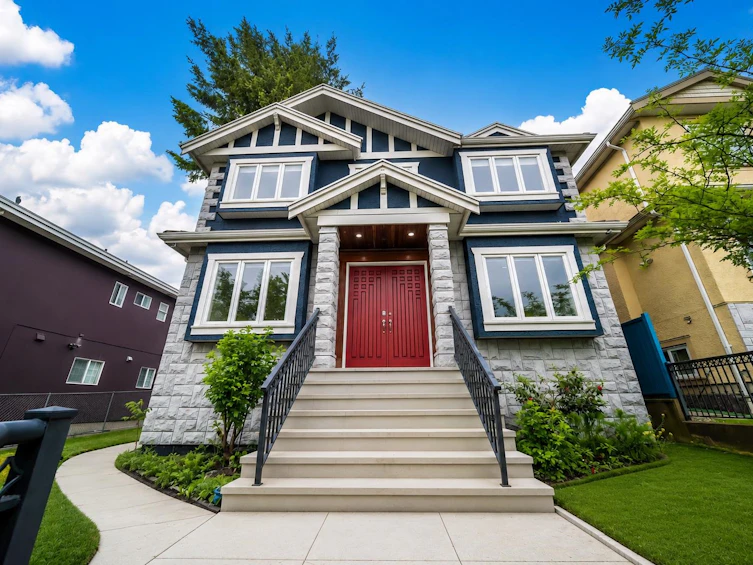 3394 Seaforth Drive, Vancouver, BC, V5M 4C5 - 2