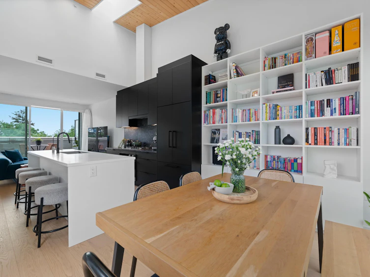 201-650 E 2nd Street, North Vancouver, BC, V7M 1E3 - 12