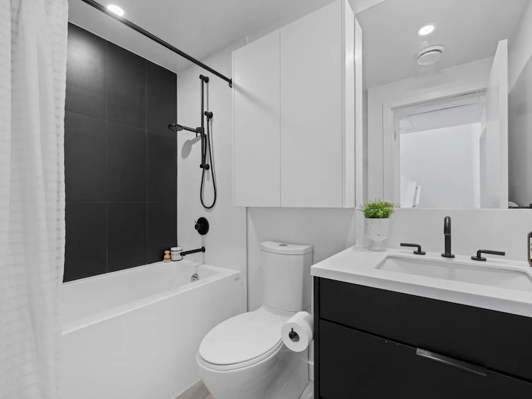 201-650 E 2nd Street, North Vancouver, BC, V7M 1E3 - 25