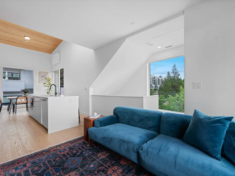 201-650 E 2nd Street, North Vancouver, BC, V7M 1E3 - 7