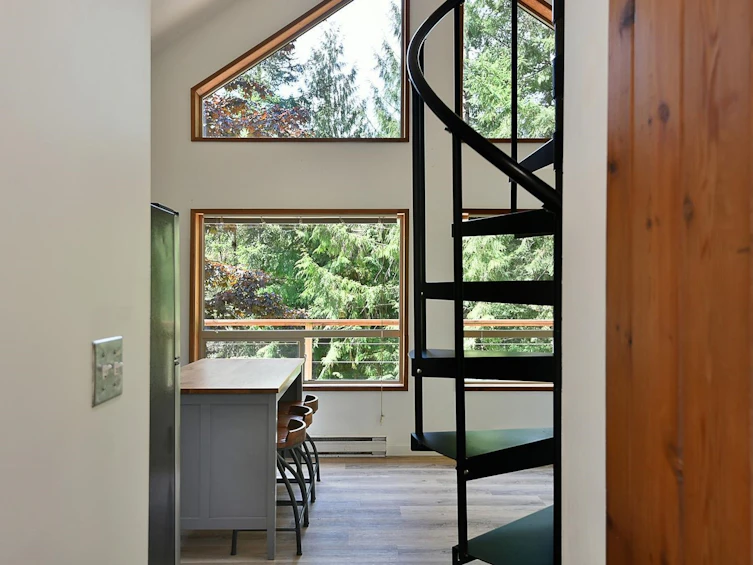 5794 Trout Lake Road, Halfmoon Bay, BC, V7Z 1H1 - 2