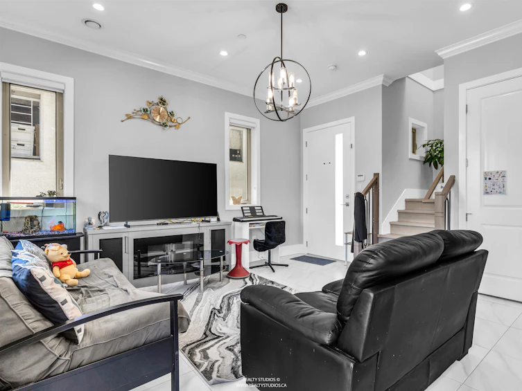 2889 Mcgill Street, Vancouver, BC, V5K 1H7 - 4