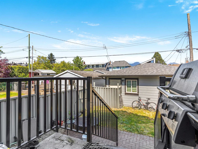 2889 Mcgill Street, Vancouver, BC, V5K 1H7 - 23