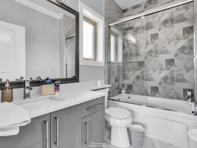 2889 Mcgill Street, Vancouver, BC, V5K 1H7 - 17