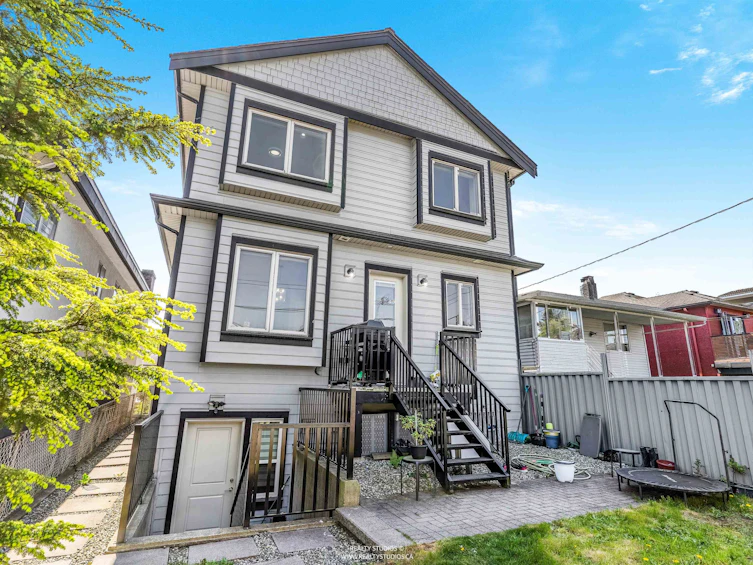 2889 Mcgill Street, Vancouver, BC, V5K 1H7 - 29