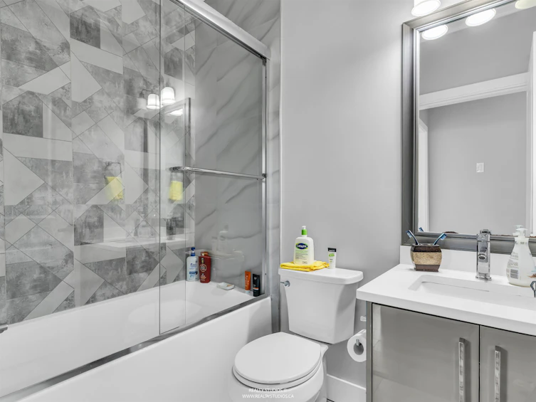 2889 Mcgill Street, Vancouver, BC, V5K 1H7 - 21