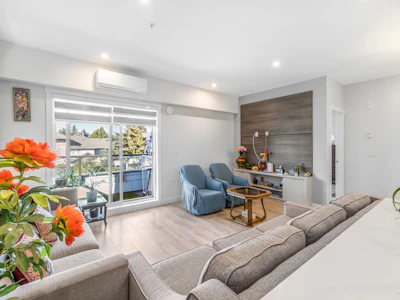 B208-14438 72 Avenue - 4