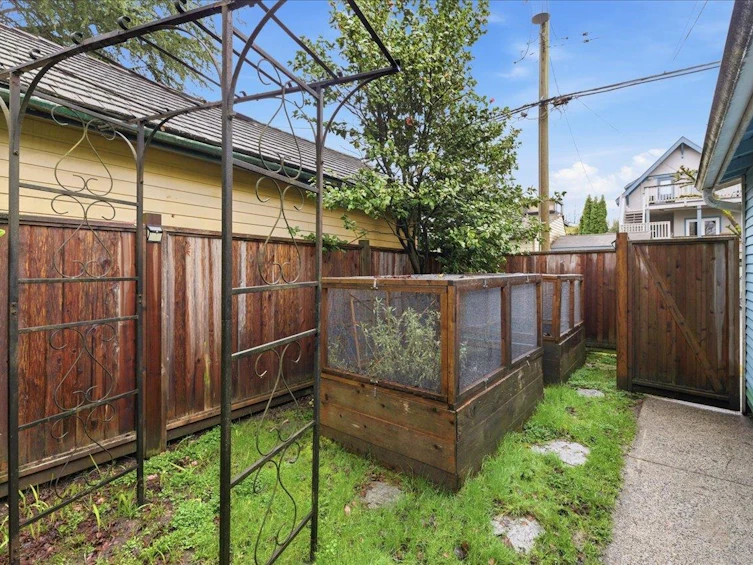 2232 W 14th Avenue, Vancouver, BC, V6K 2W1 - 28
