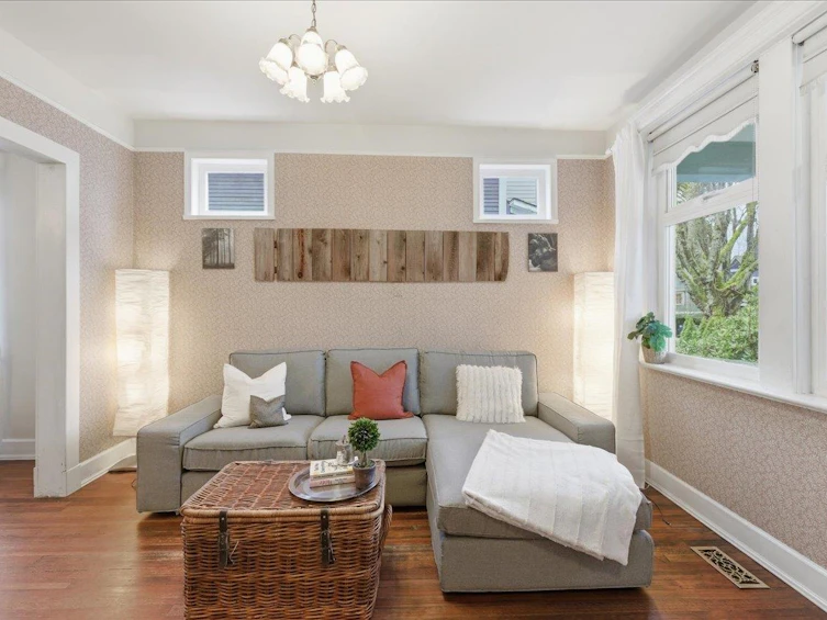 2232 W 14th Avenue, Vancouver, BC, V6K 2W1 - 4